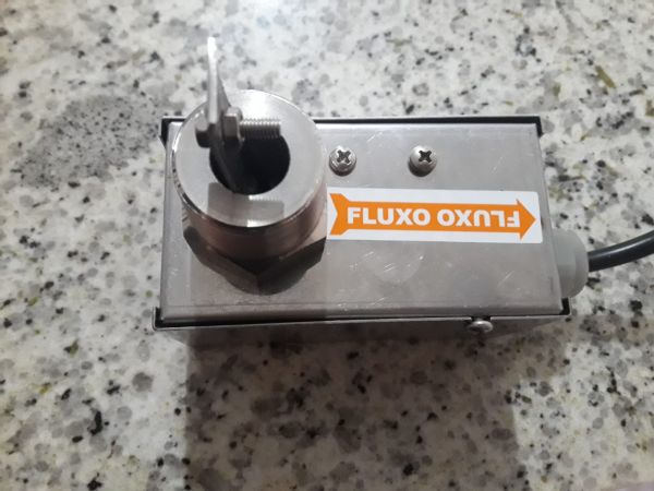 FLUXOSTATO COM CAIXA EM AÇO INOX 316